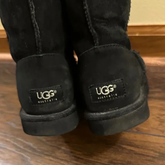 UGG Black Women's Boots - Picture 5 of 5